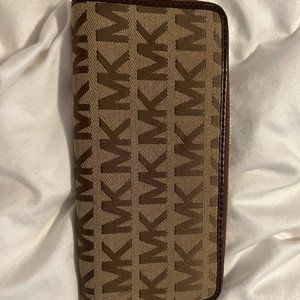 Michael Kors Monogram Continental Wallet
